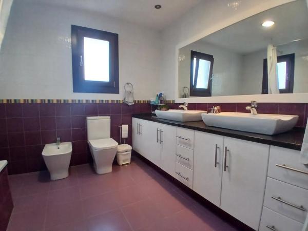 Independent chalet for sale in Los Pacos, Málaga, Spain, Fuengirola
 photo 2