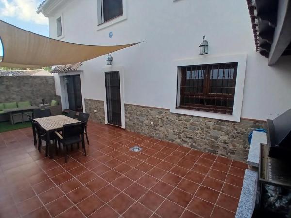 Independent chalet for sale in Los Pacos, Málaga, Spain, Fuengirola
 photo 4