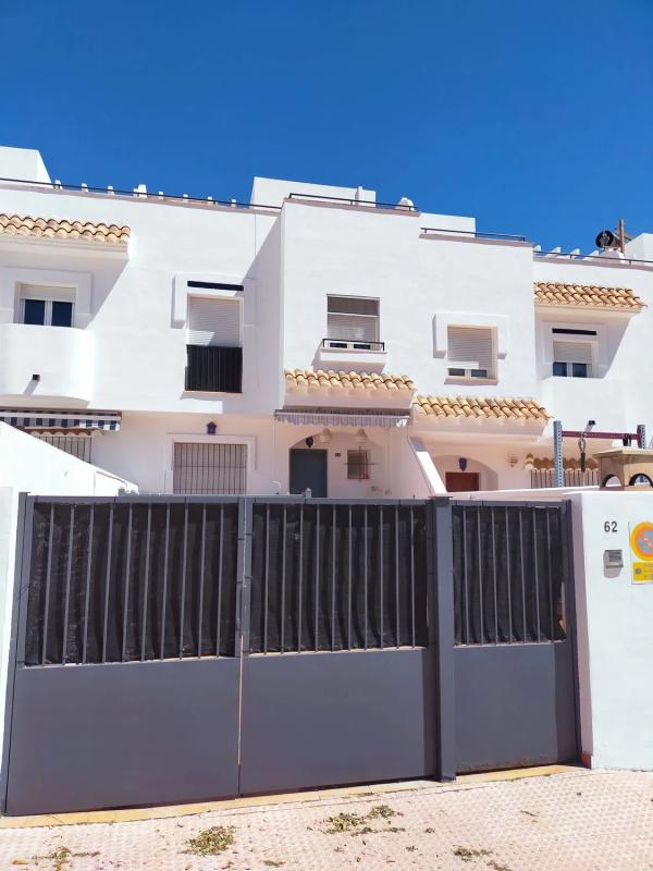 Venta de chalet adosado en Calle El Manantial , Fuengirola photo 4