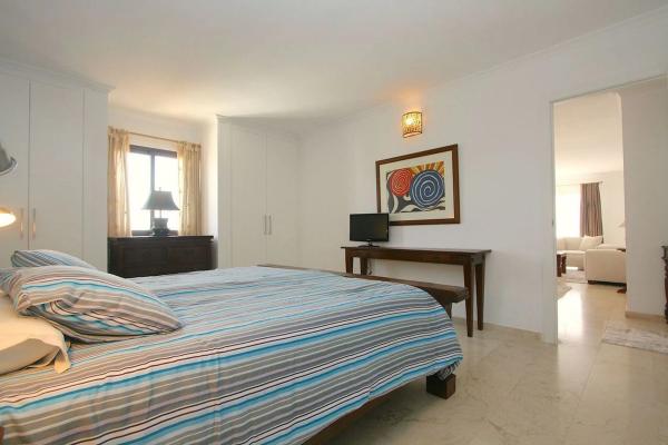 Ático en venta en Calle Maestra Ángeles Aspiazu, 27, Fuengirola thumbnail 2