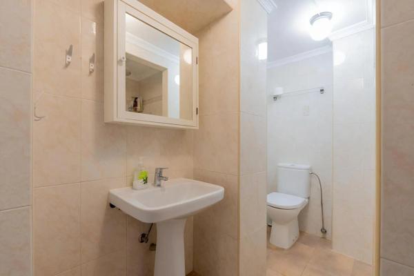 Independent chalet for sale in Calle los Gorriones, 45, Fuengirola
thumbnail 1