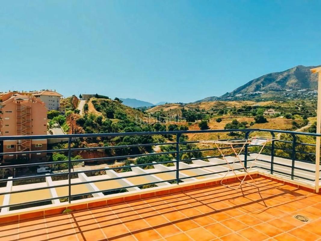 Venta de chalet adosado en Calle Vencejo , Fuengirola photo 2