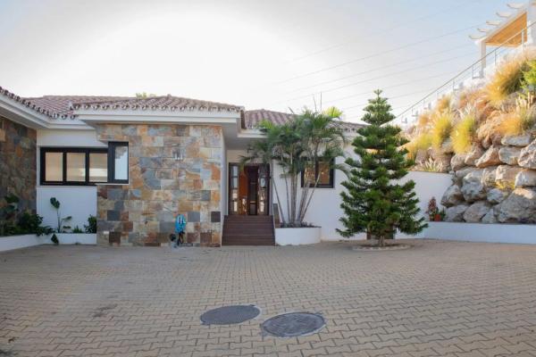Chalet wolnostojący na sprzedaż w El Higuerón, Fuengirola photo 1