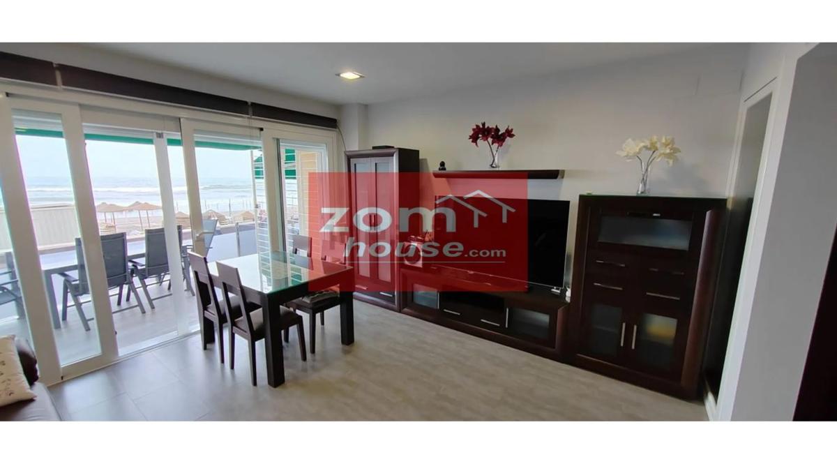 Sale of apartment in Paseo Marítimo Rey de España, Fuengirola
 photo 3