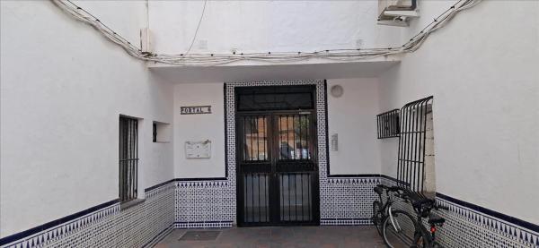 Piso en venta en Calle Miguel Bueno, Fuengirola
photo 1