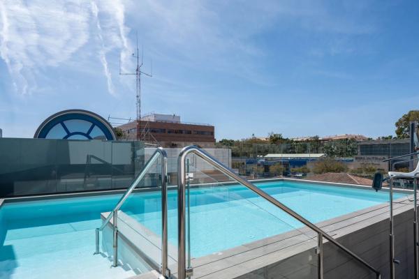 Piso en venta en Zona Puerto Deportivo, Fuengirola
thumbnail 1