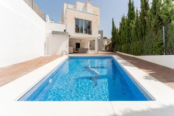 Chalet wolnostojący na sprzedaż w Calle las Palmas, Fuengirola thumbnail 2