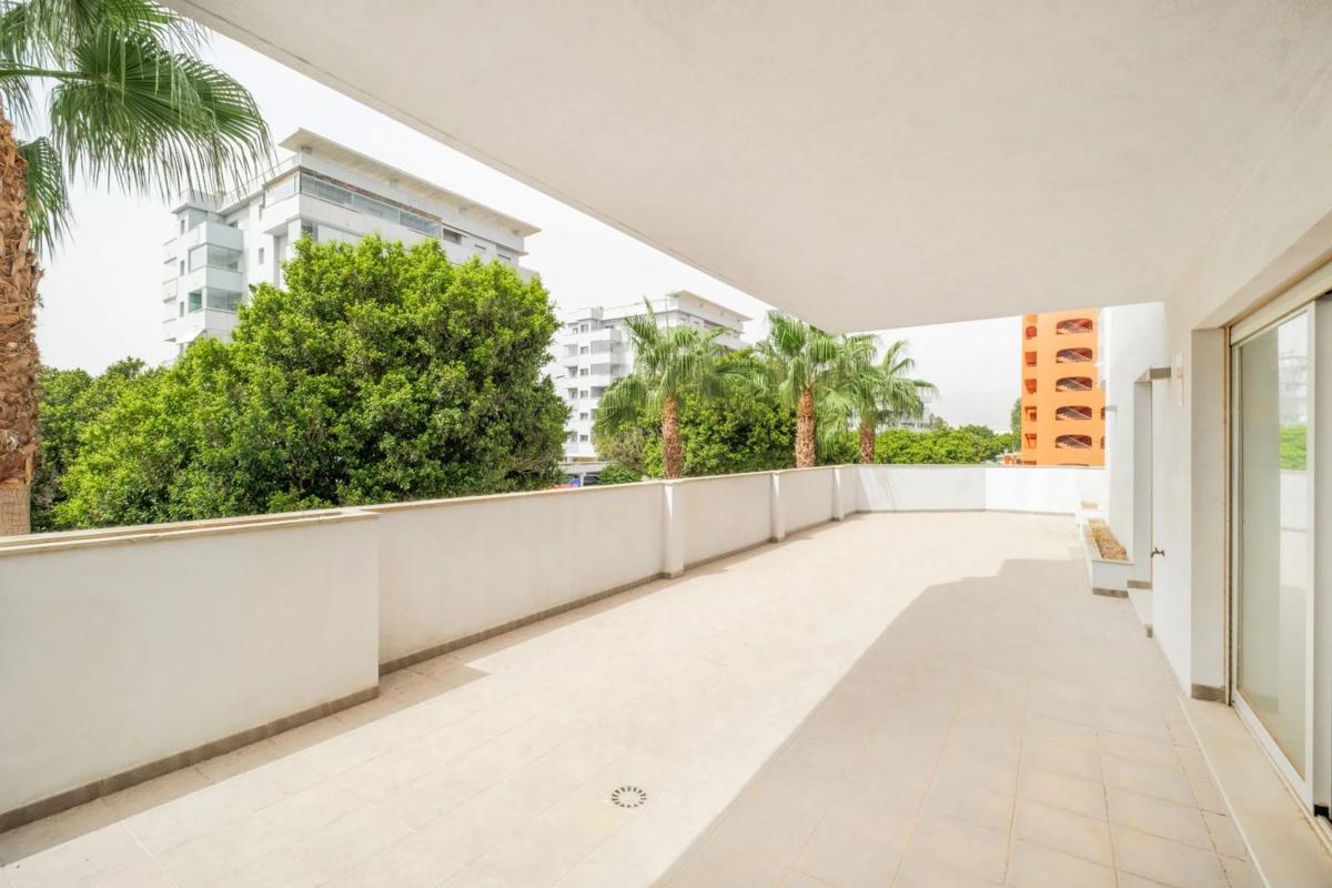 Sale of apartment in Calle Alberto Morgenstern, Fuengirola
photo 2