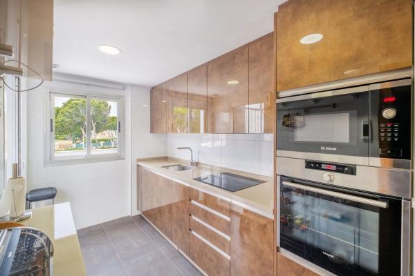 Квартира на продажу на Calle Alberto Morgenstern, Фуэнхирола photo 1