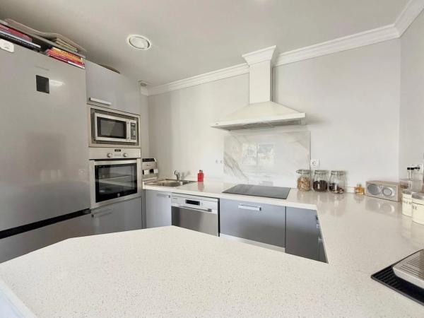 Piso en venta en CL COLINA BLANCA, Fuengirola
thumbnail 1