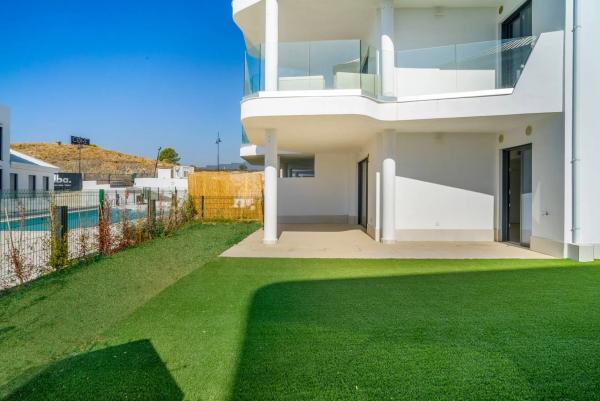 Piso en venta en Calle Leticia, Fuengirola
 photo 4