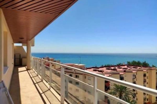Mieszkanie na sprzedaż w  Avenida Carvajal, Fuengirola photo 1