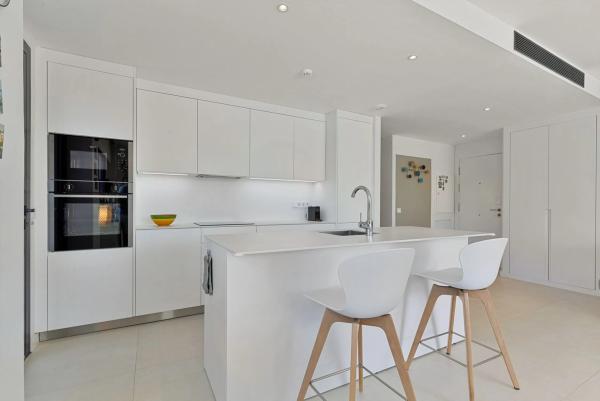 Piso en venta en Avenida 8 de Marzo, Fuengirola
photo 1