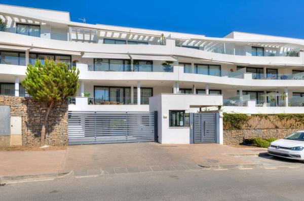 Piso en venta en Avenida 8 de Marzo, Fuengirola
 photo 4
