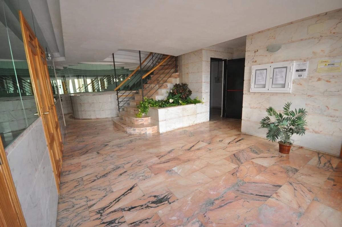 Sale of apartment in Avenida del Higuerón, 56, Fuengirola
photo 3