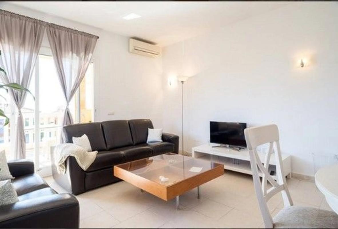Sale of apartment in Avenida del Higuerón, 56, Fuengirola
photo 5