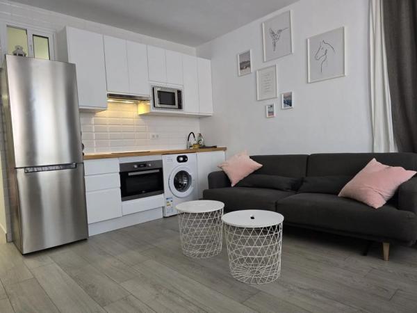 Venta de piso en Calle Martínez Catena, Fuengirola
photo 1