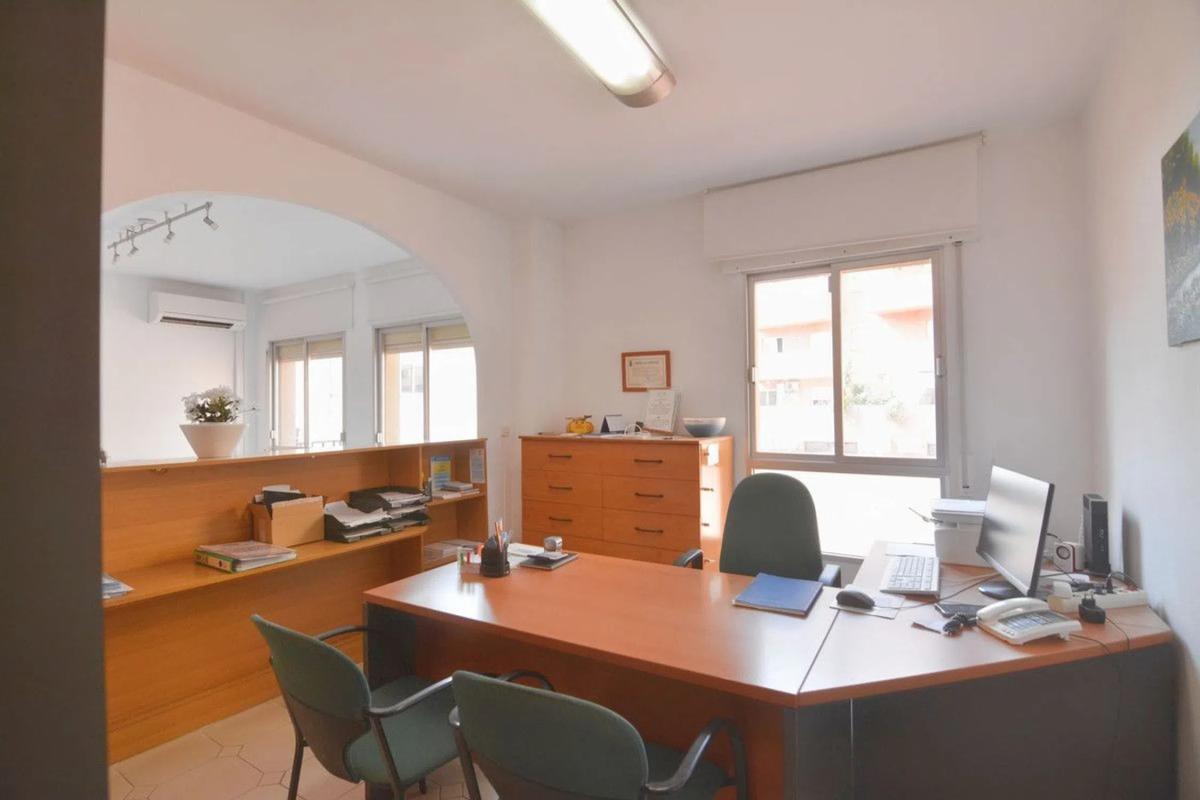 Venta de piso en Avenida Condes de San Isidro, 37, Fuengirola
 photo 2