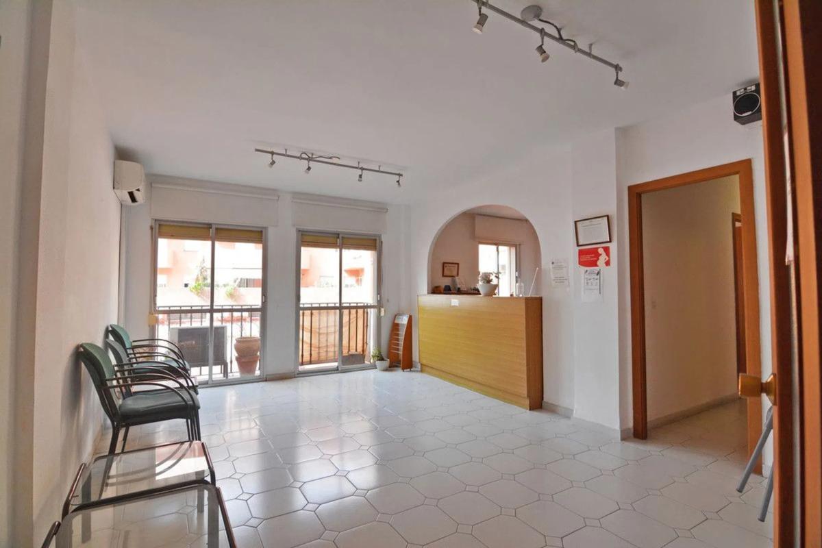 Venta de piso en Avenida Condes de San Isidro, 37, Fuengirola
 photo 5