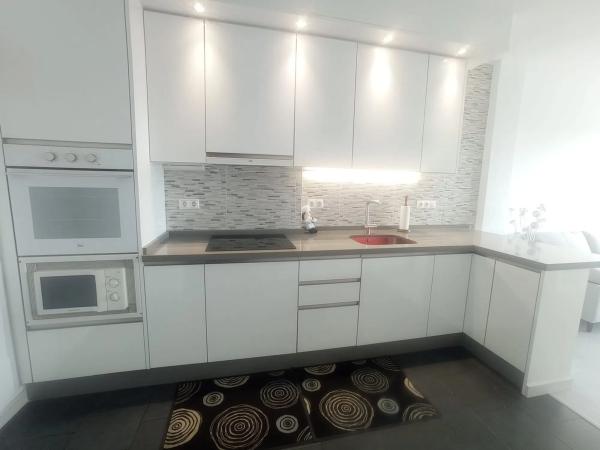 Apartment for sale in Calle el Lirio, Fuengirola photo 1