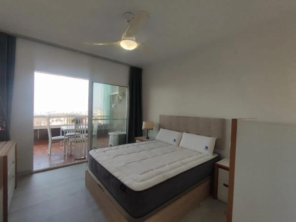 Apartment for sale in  Calle el Lirio, Fuengirola photo 4