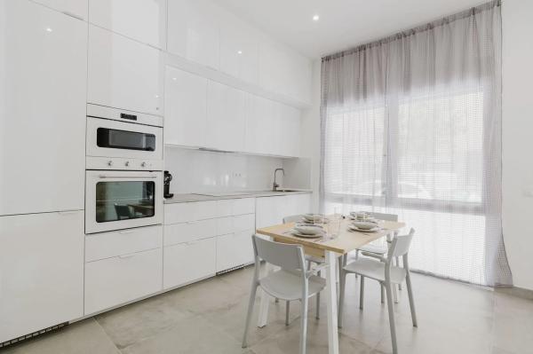Apartment for sale in Calle Jábega, Fuengirola thumbnail 1