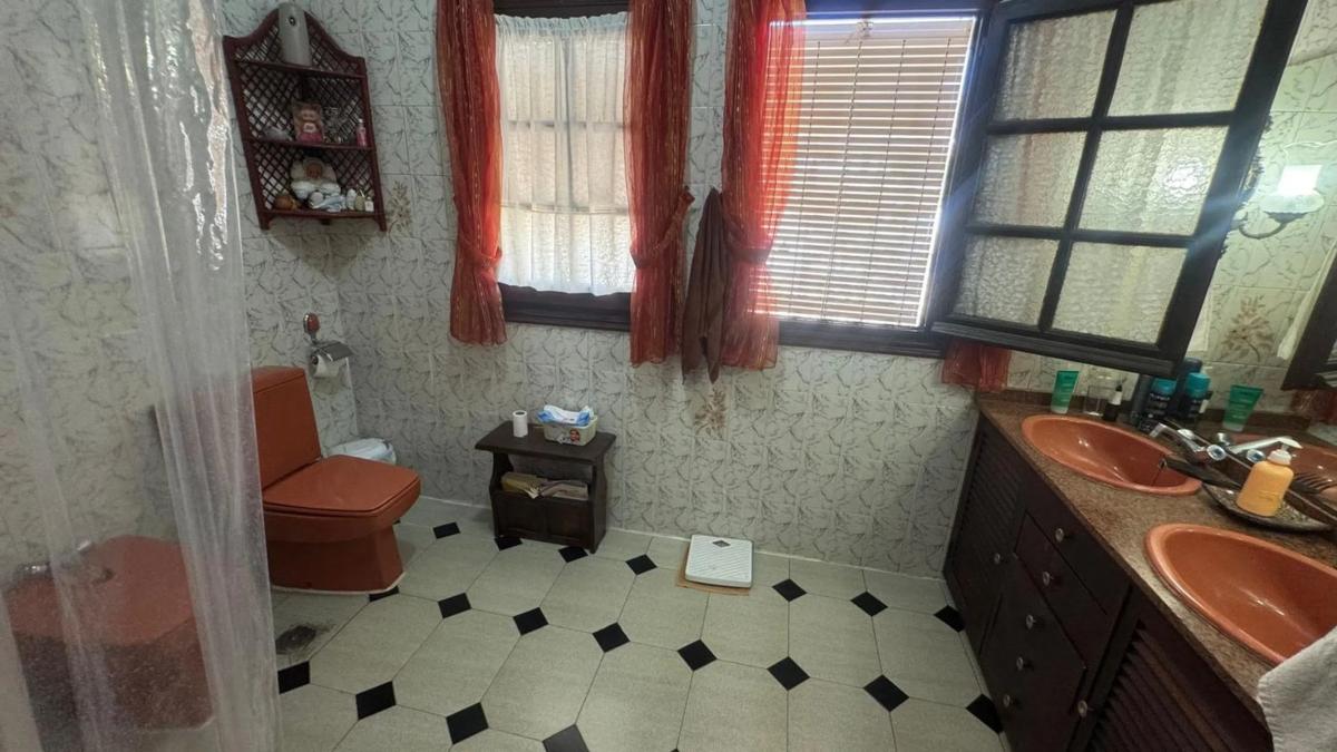 Venta de chalet independiente en CL CAFETOS LOS, Fuengirola
photo 1