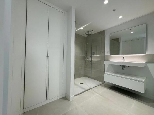 Apartment for sale in Avenida 8 de Marzo, Fuengirola photo 1