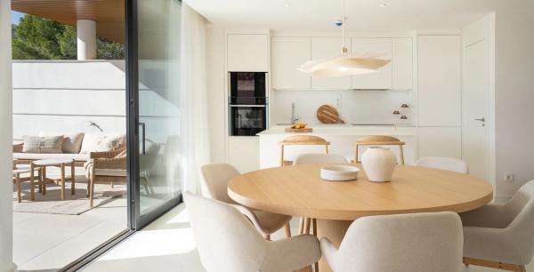 Apartment for sale in Avenida 8 de Marzo, Fuengirola thumbnail 2