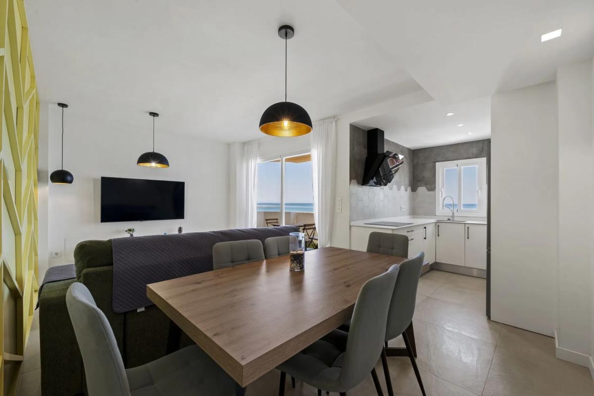 Sale of apartment in Las Gaviotas, Fuengirola
 photo 2