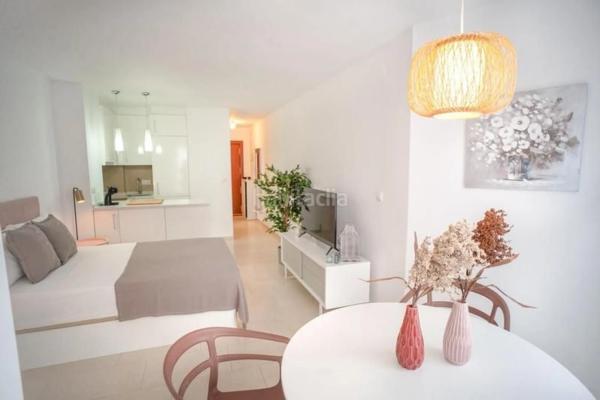 Квартира на продажу на  Calle Burgos, Фуэнхирола photo 4