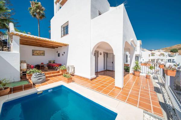 Chalet pareado en calle Amapolas thumbnail 2