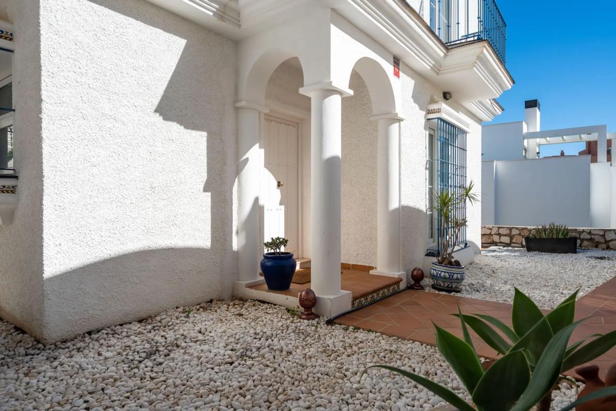 Venta de chalet independiente en Zona Sohail, Fuengirola
photo 1