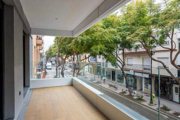 Piso en venta en Zona Puerto Deportivo, Fuengirola
 photo 3