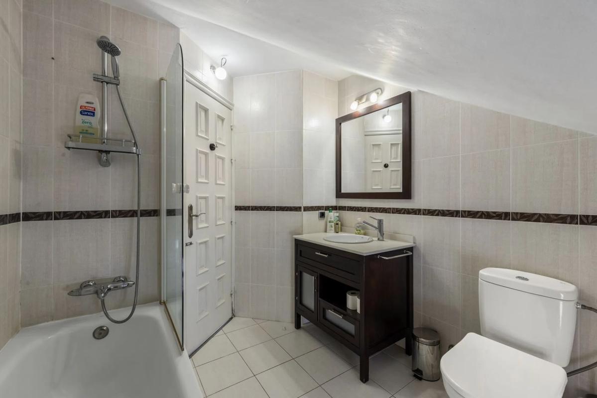 Venta de chalet adosado en Zona Sohail , Fuengirola photo 5