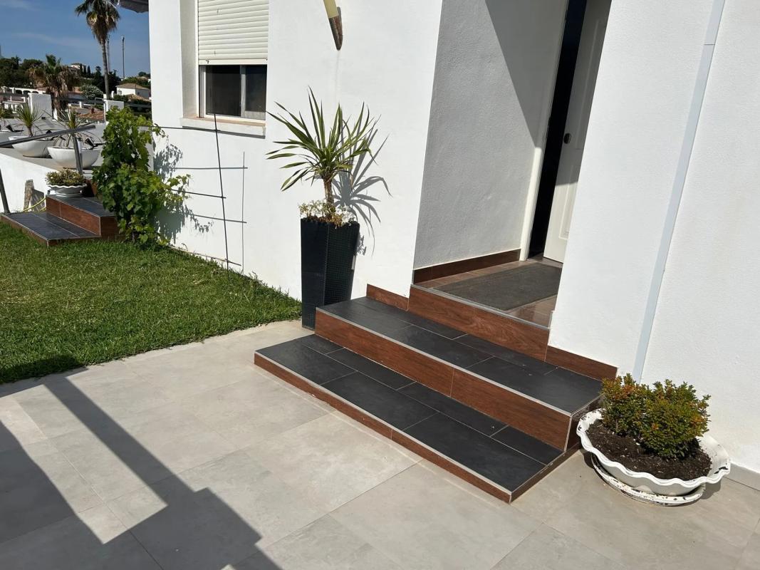 Sprzedaż niezależnego domku jednorodzinnego w Calle Tartesios, 1, Fuengirola photo 1