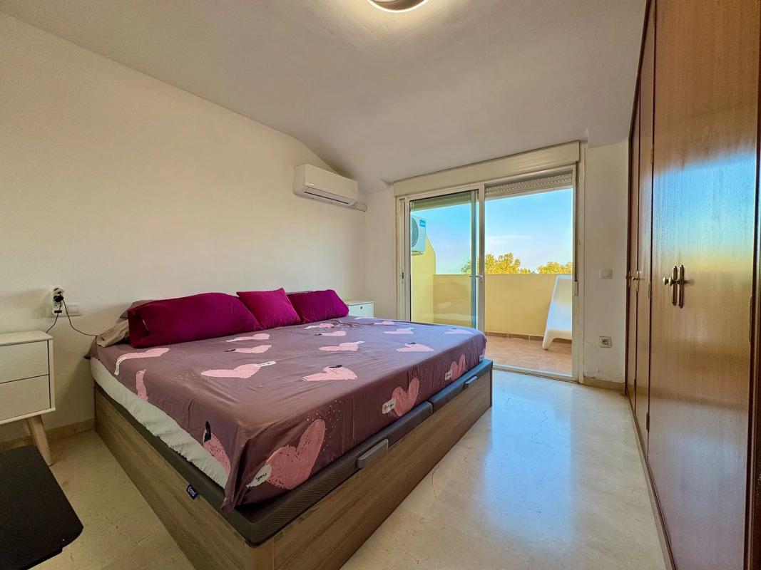 Penthouse sale in Calle Isabel la Católica, Fuengirola photo 3