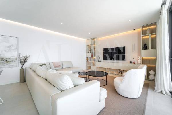 Apartment for sale in AV 8 DE MARZO, Fuengirola thumbnail 2