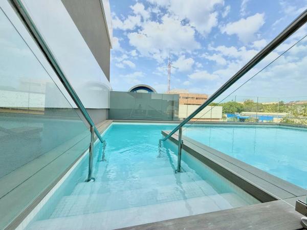 Apartment for sale in Avenida Condes de San Isidro, Fuengirola thumbnail 2