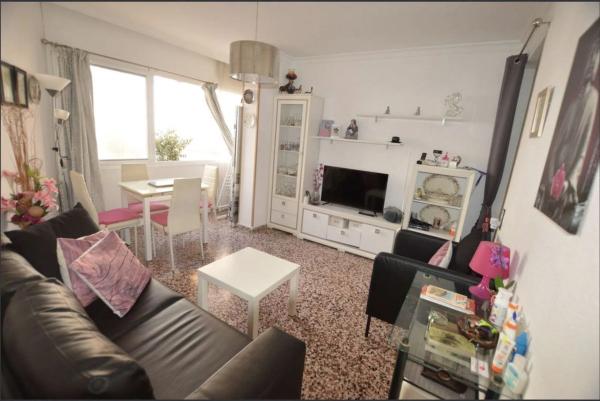 Apartment for sale in Calle de la Paz, Fuengirola photo 1