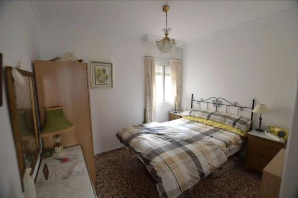 Apartment for sale in Calle de la Paz, Fuengirola thumbnail 2