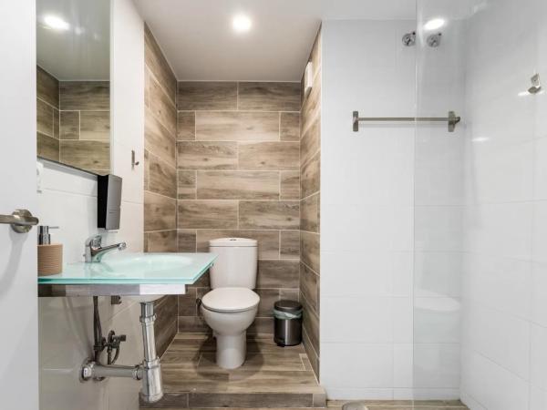 Apartment for sale in Calle Martínez Catena, Fuengirola photo 1