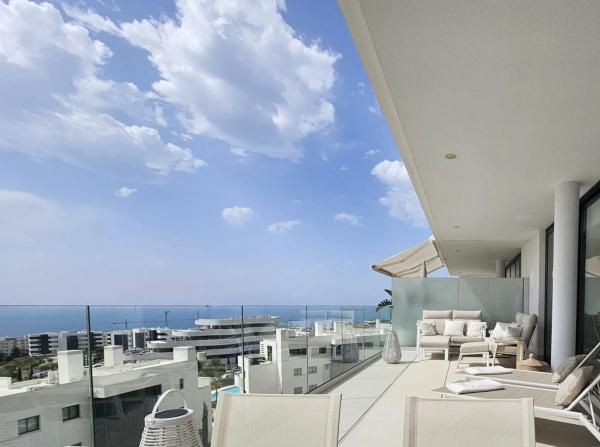 Apartment for sale in El Higuerón, Fuengirola thumbnail 1
