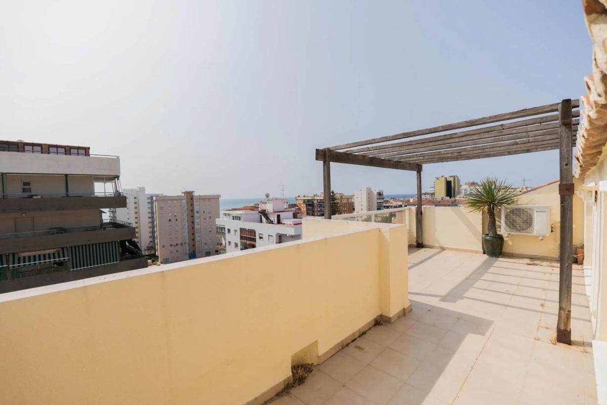 Venta de ático en Avenida Ramón y Cajal, Fuengirola photo 3