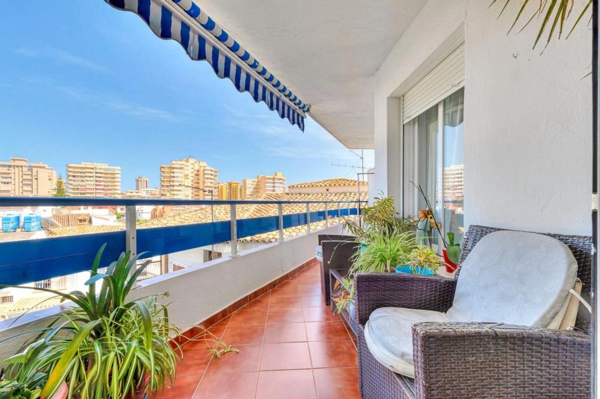 Venta de piso en Rotonda de la Luna, Fuengirola
photo 2