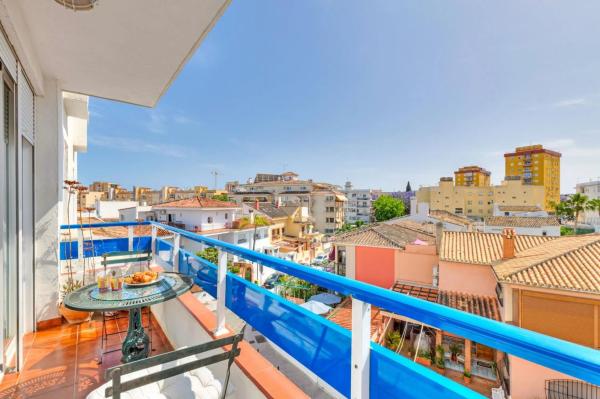 Apartment for sale in Rotonda de la Luna, Fuengirola thumbnail 2