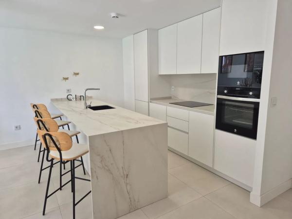Apartment for sale in Avenida Fuengirola, Fuengirola thumbnail 2