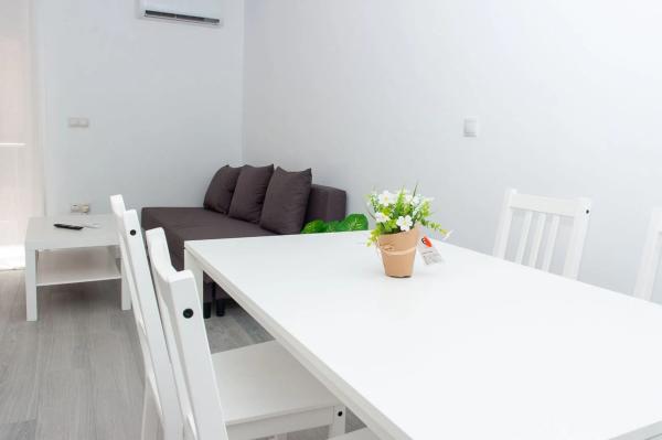 Apartment for sale in Zona Puerto Deportivo, Fuengirola thumbnail 1
