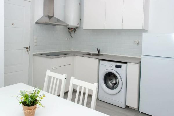 Apartment for sale in  Zona Puerto Deportivo, Fuengirola photo 4