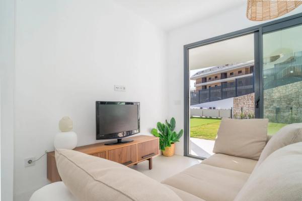 Apartment for sale in  Calle Leticia, Fuengirola photo 4